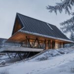 Projekt domu na stoku nowoczesny górski góralski podhalański beskidzki dom w polsce nowoczesna stalowa willa budynek mieszkalny jednorodzinny steel hill machoń architekci projekty indywidualne